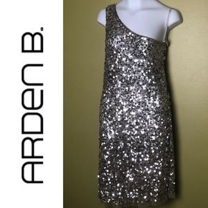 ARDEN B Sequin silver dress (NWT)